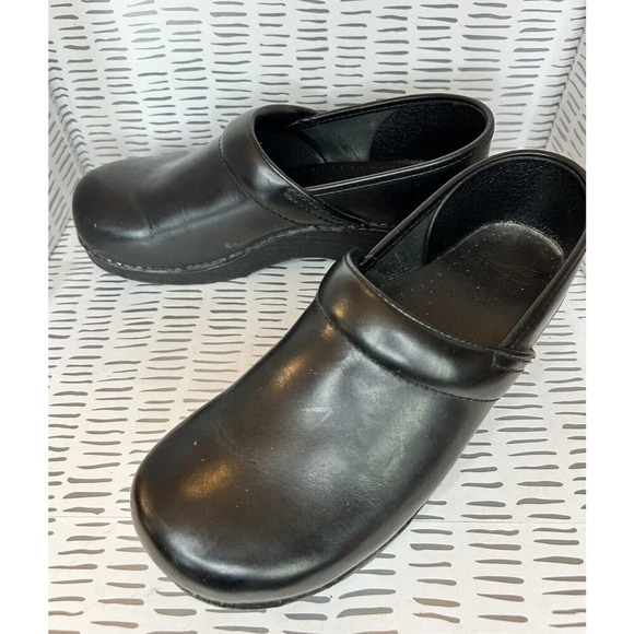 DANSKO  PROFESSIONAL  BLACK  LEATHER ‎ SLIP-ON  CLOGS SIZE  EU 41 / US 10.5-11 - Picture 1 of 9